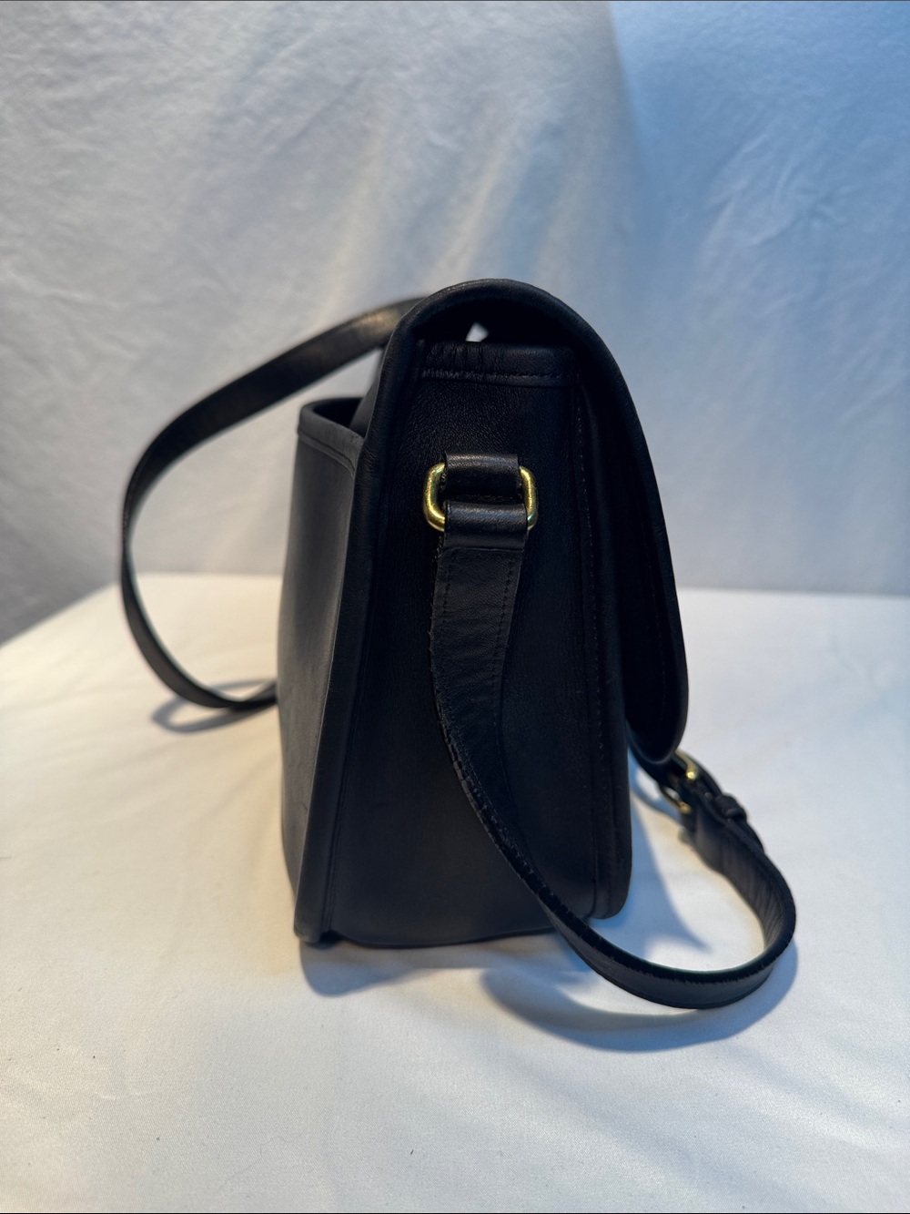 Coach Vintage Black Leather Crossbody with Gold Turnlock 9790 - Picture 5 of 16